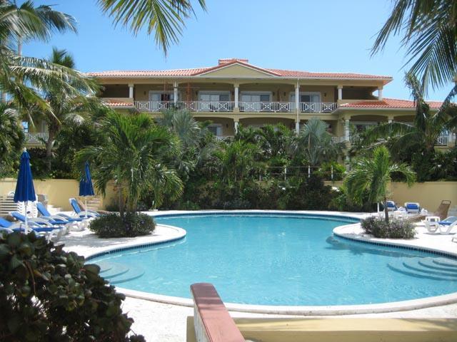 Queen Angel Resort Apartment โพรวิเดนเซียเลส ภายนอก รูปภาพ